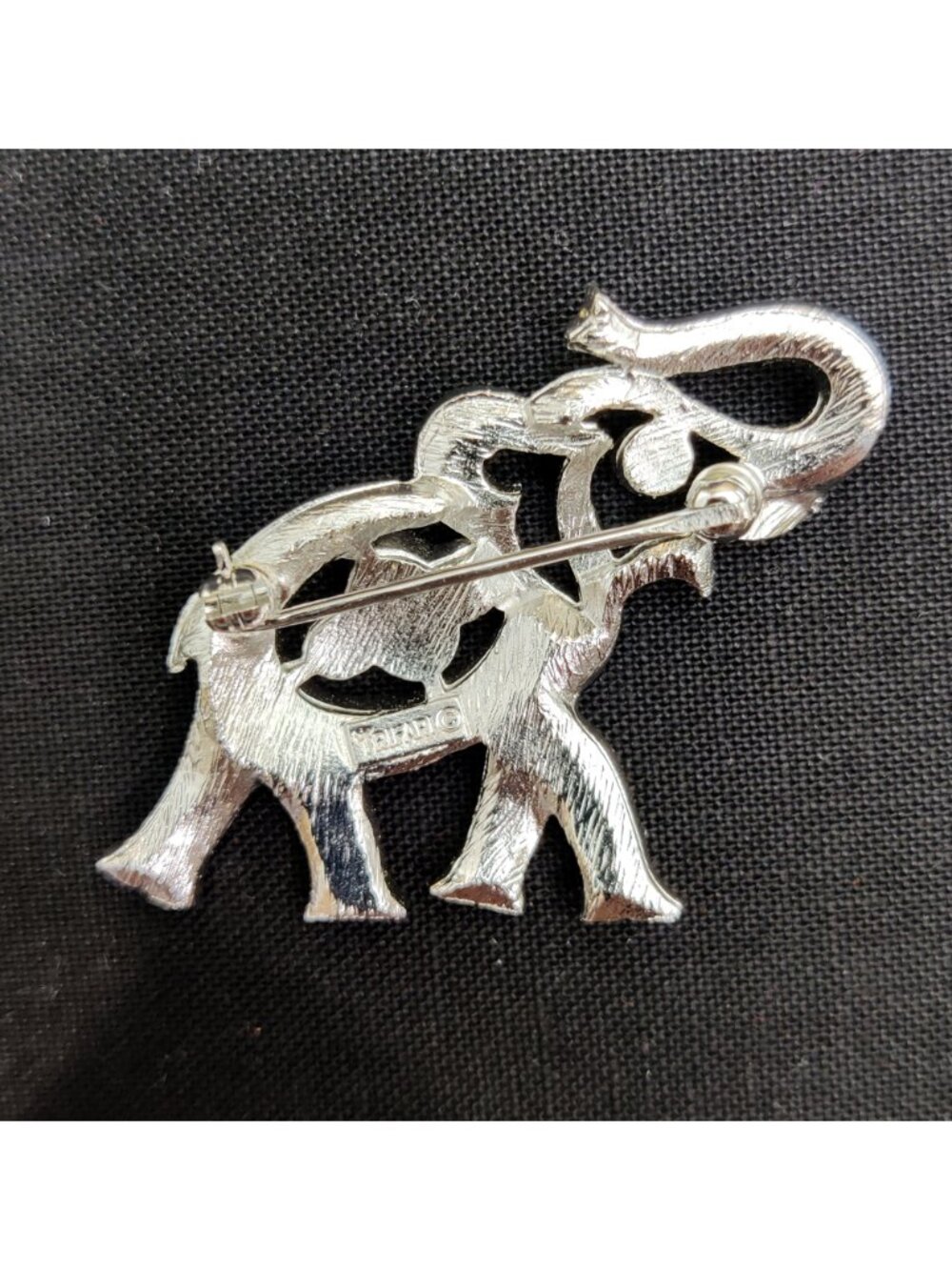 Vintage 1960s Signed CROWN TRIFARI Silver Plated Elephant Brooch L’Orient - Picture 2 of 3